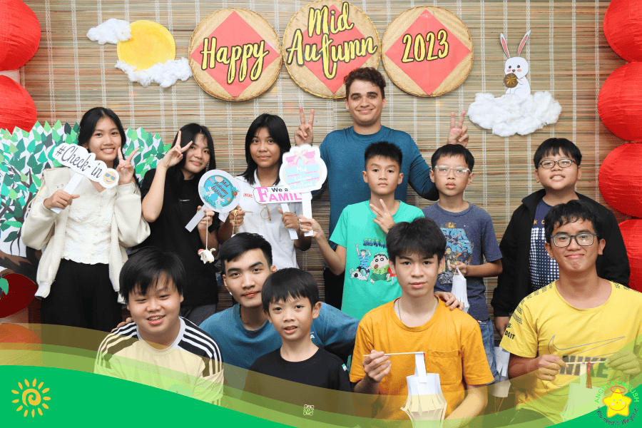Trung Thu Sum Vầy, Yêu Thương đong đầy
