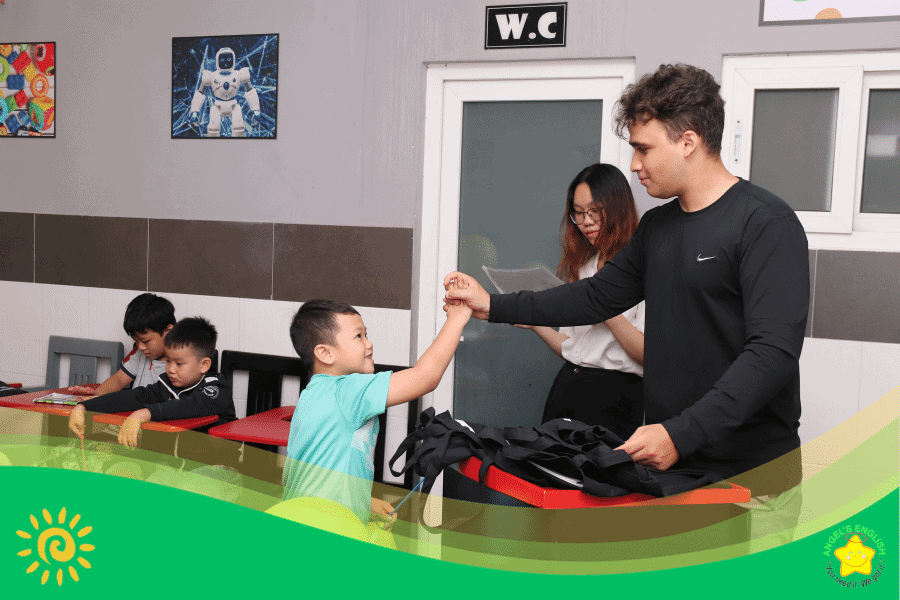 Chào Mừng Thành Viên Mới Của Lớp Vỡ Lòng (hs1.ae19)