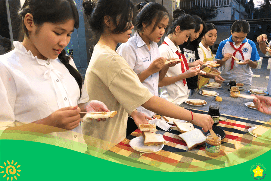 Hoạt động Trải Nghiệm Làm Bánh Kẹp Bơ đậu Phộng