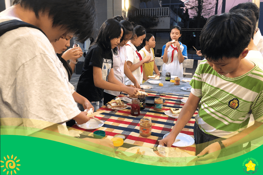 Hoạt động Trải Nghiệm Làm Bánh Kẹp Bơ đậu Phộng