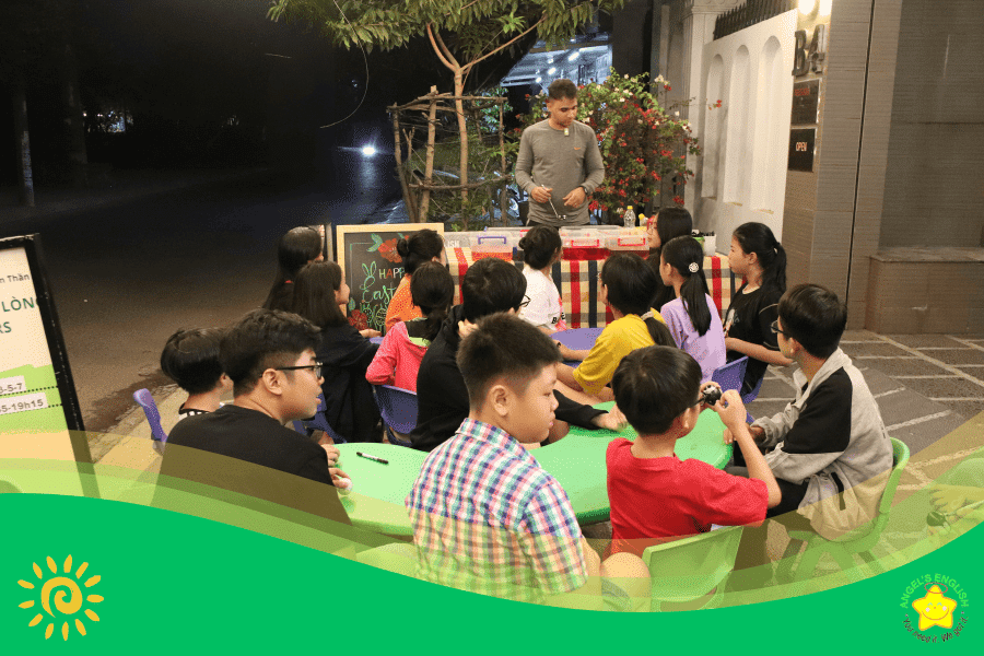 Làm Trứng Phục Sinh 2024.